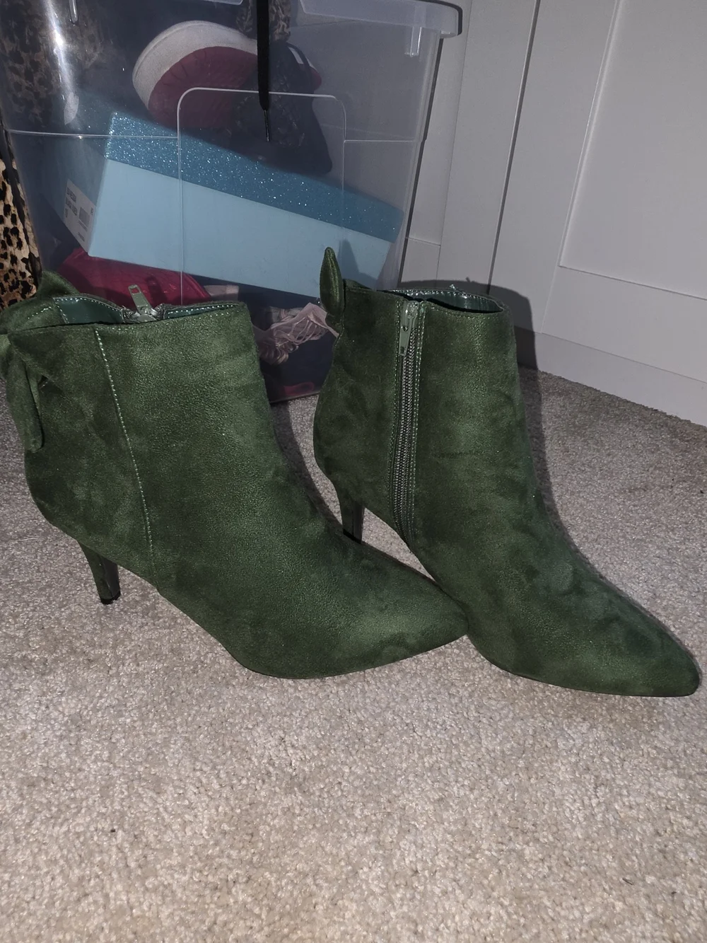 Allegra K Forest Green faux Suede Ankle Bootie with Back Bow. Sz 10